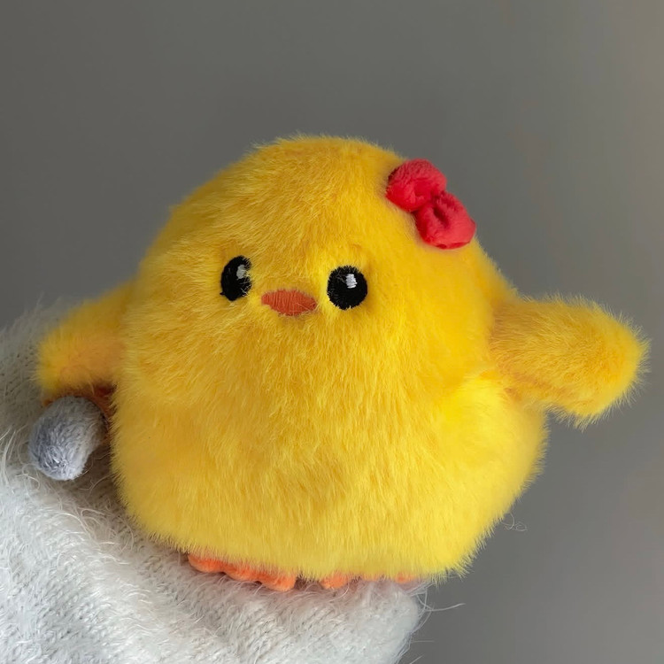 عروسک جوجه چاقو به دست